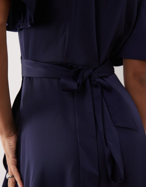 Vestido midi azul marino cruzado de satén de YAS, 3 de 4