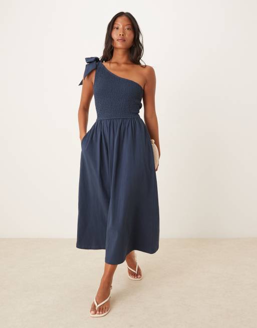 Vestido midi azul marino fruncido y asimétrico con lazada de Nobody's Child Petite