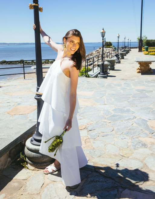Vestido midi blanco a capas con cuello halter de ASOS DESIGN, 4 de 7