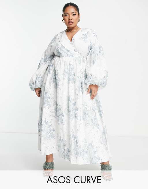 Vestido midi blanco amplio bordado con diseño cruzado, estampado y solapas de ASOS Edition Curve