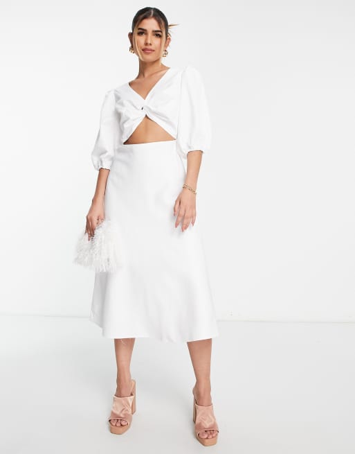 Vestido midi blanco con detalle retorcido en la parte delantera y abertura en la espalda de Collective The Label