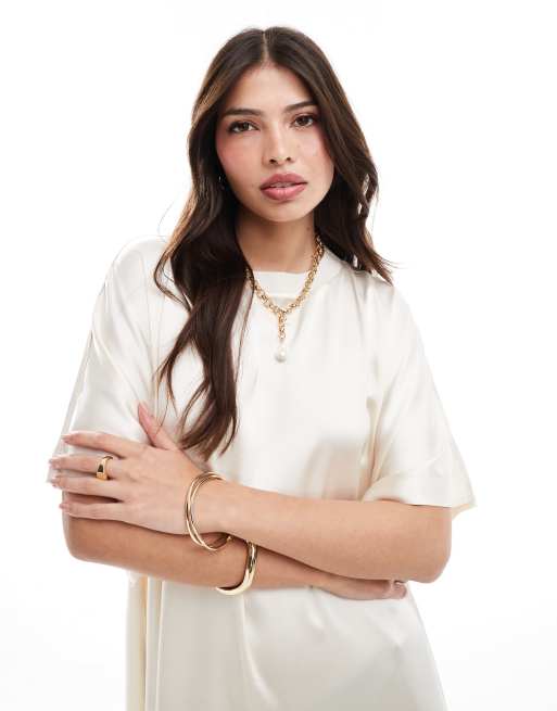 Vestido midi blanco marfil estilo camiseta de satén de ASOS DESIGN, 2 de 4