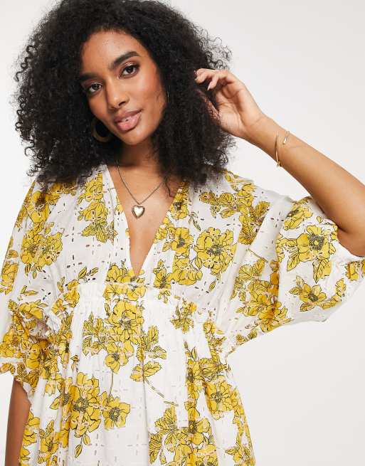 Vestido midi bordado con cintura fruncida y estampado floral de ASOS EDITION, 4 de 4