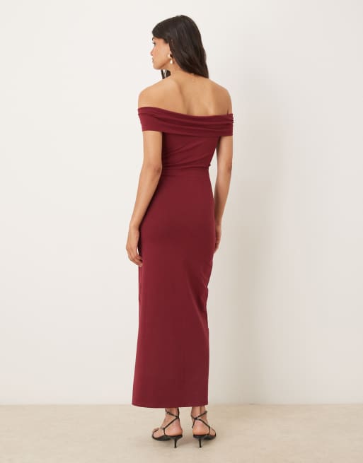 Vestido midi burdeos con detalle retorcido y escote Bardot de ASOS DESIGN, 3 de 4