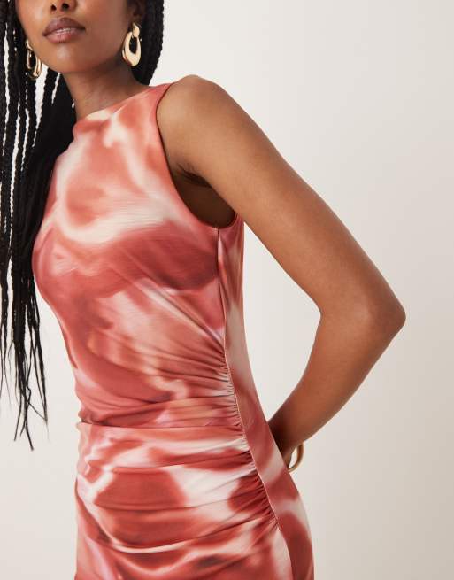 Vestido midi burdeos sin mangas con estampado floral difuminado y cuello cerrado de ASOS DESIGN, 2 de 4