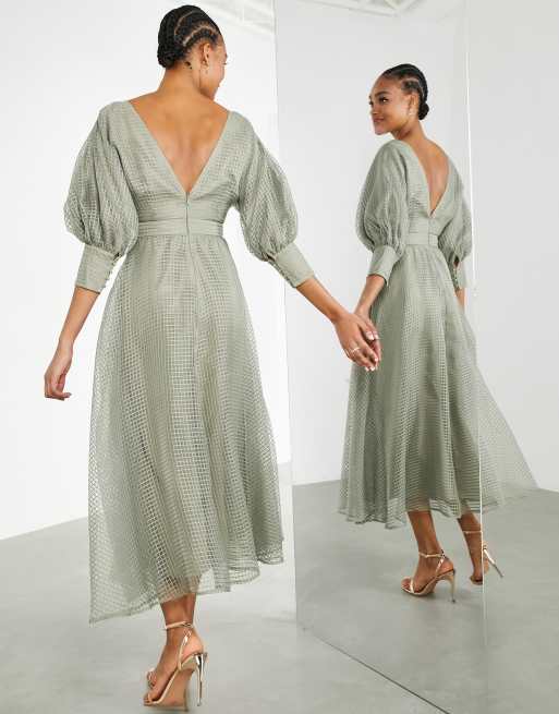 Vestido midi caqui a cuadros con mangas de estilo blusón de organza de ASOS Edition, 2 de 4