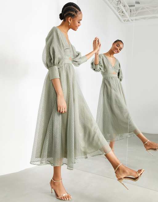 Vestido midi caqui a cuadros con mangas de estilo blusón de organza de ASOS Edition, 4 de 4