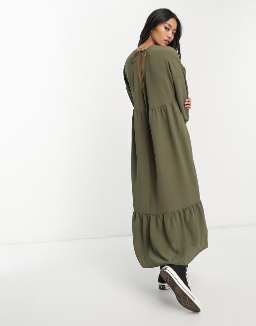 Vestido midi caqui cómodo y amplio de ASOS DESIGN Curve, 2 de 4