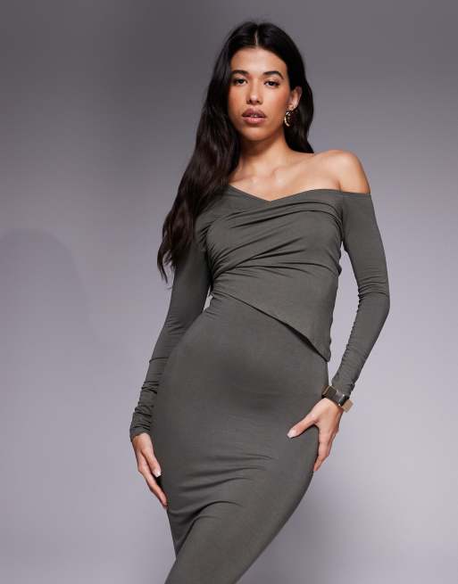 Vestido midi caqui con hombros caídos de tejido doble de ASOS DESIGN, 4 de 4