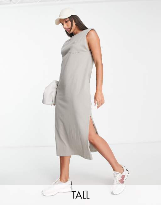 Vestido midi caqui estilo camiseta de River Island Tall