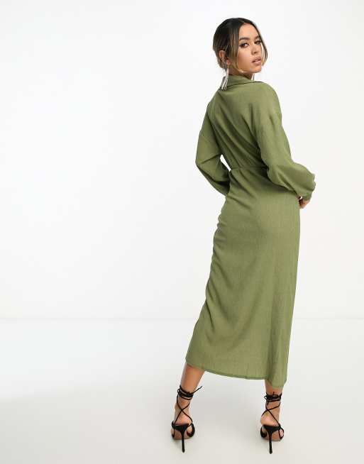 Vestido midi caqui oscuro cruzado con solapas de tejido texturizado de ASOS DESIGN, 3 de 4