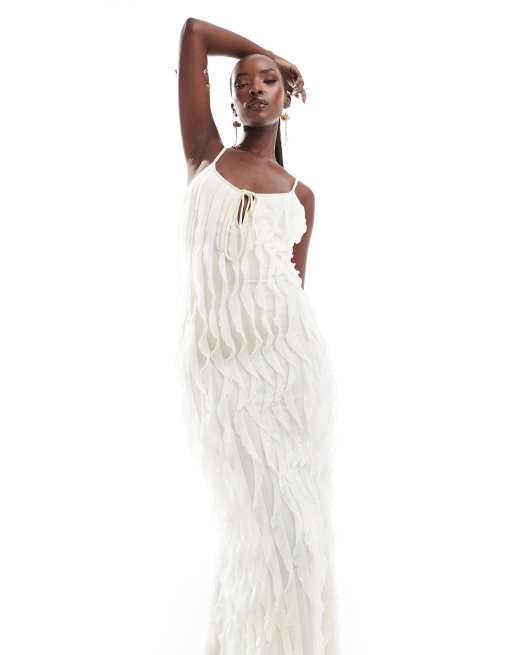 Vestido midi color crema de tirantes con volantes y detalle de abertura de tejido texturizado de ASOS DESIGN