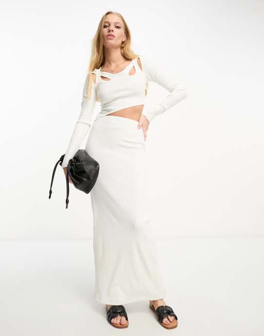 Vestido midi color marfil de manga larga con abertura de canalé de ASOS DESIGN