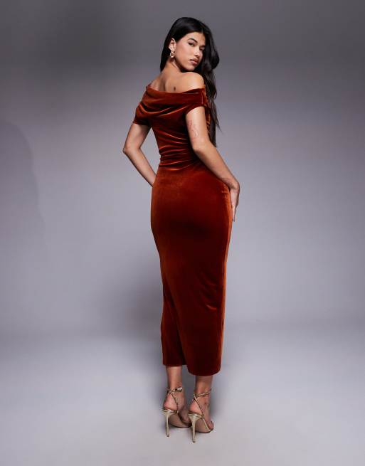 Vestido midi color óxido con hombro caído de terciopelo de ASOS DESIGN, 3 de 4