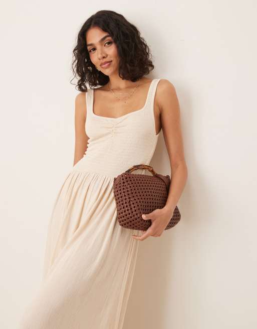 Vestido midi color piedra con escote corazón de tejido rugoso de ASOS DESIGN