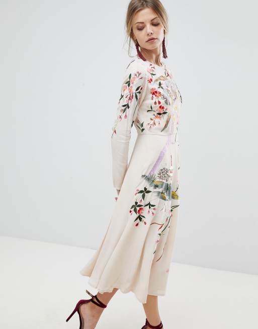 Vestido midi con bonito bordado de flores y p jaros de ASOS