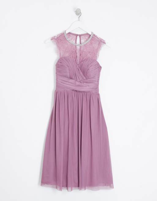 Vestido midi con encaje y adornos en rosa de Lipsy, 3 de 4