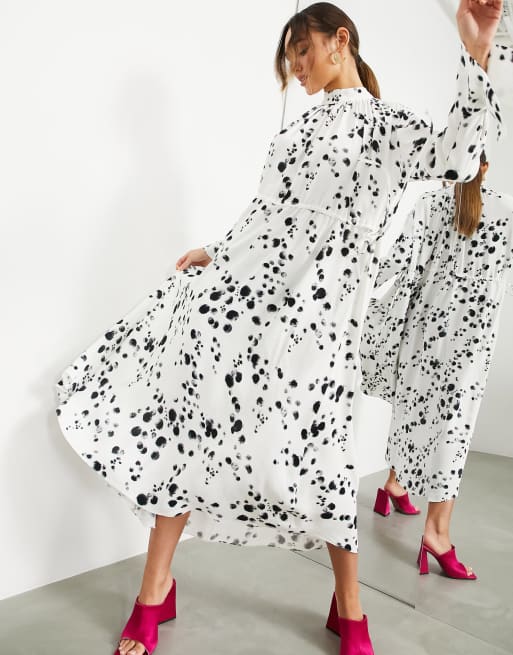 Vestido con estampado claro de lunares y cordón ajustable de ASOS |