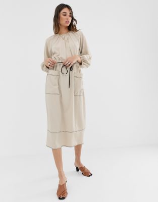 Vestido midi con pespuntes en contraste y cintura con cordón ajustable de ASOS DESIGN