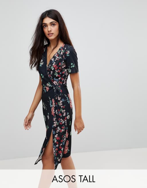 Vestido midi cruzado con estampado de mezcla de flores de ASOS TALL