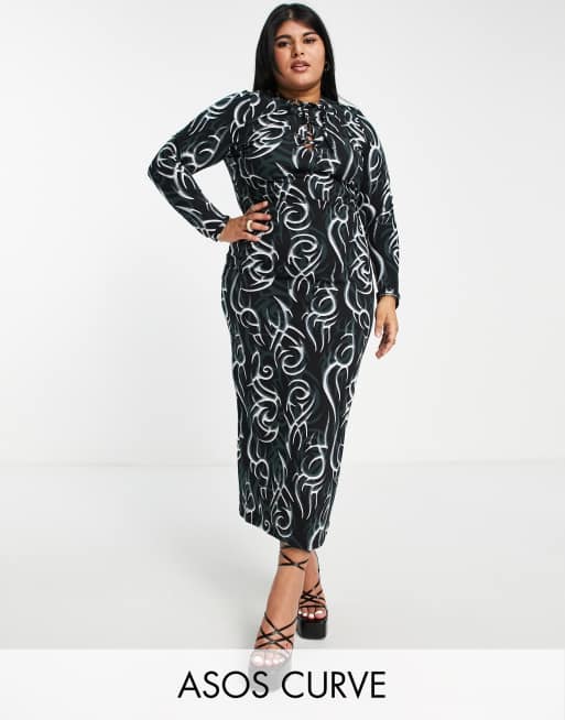 Vestido midi de corte recto con lazada delantera y estampado estilo tatuaje de ASOS DESIGN Curve