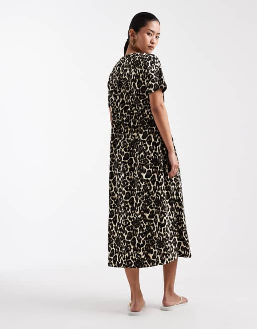 Vestido midi de manga corta con estampado de leopardo de punto liso de Threadbare, 4 de 4