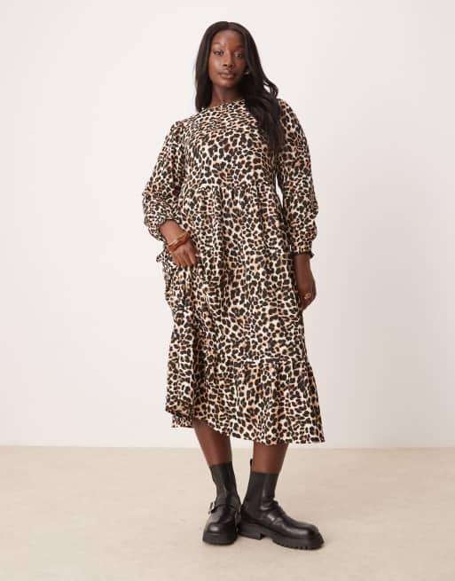 Vestido midi de manga larga con estampado de leopardo de tejido rugoso de New Look Curve
