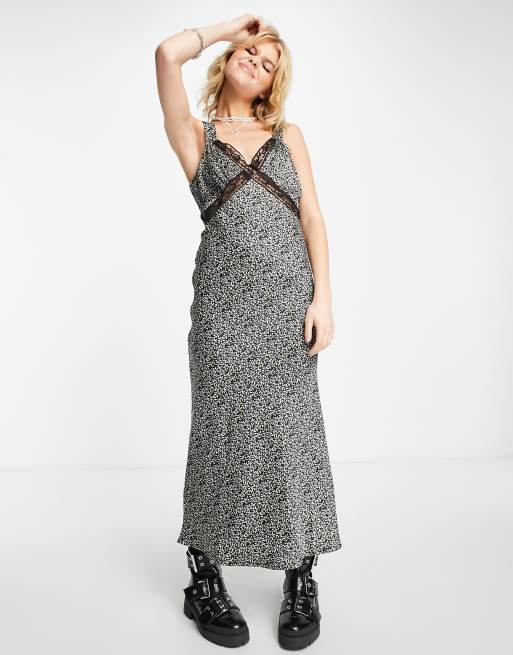 Vestido midi de satén con estampado floral y encaje en contraste de Violet Romance