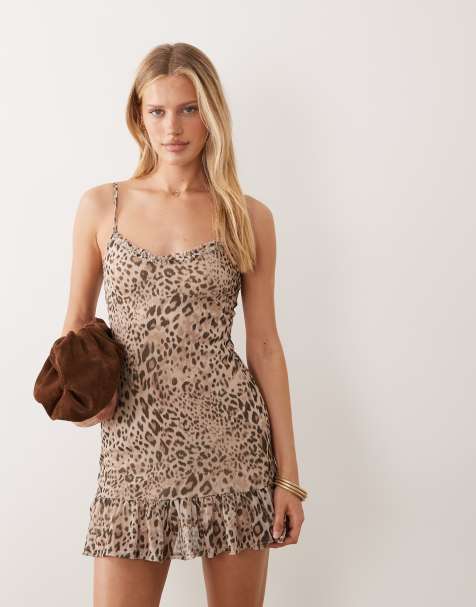 Vestido midi de tirantes con estampado animal de malla de Miss Selfridge - view 1