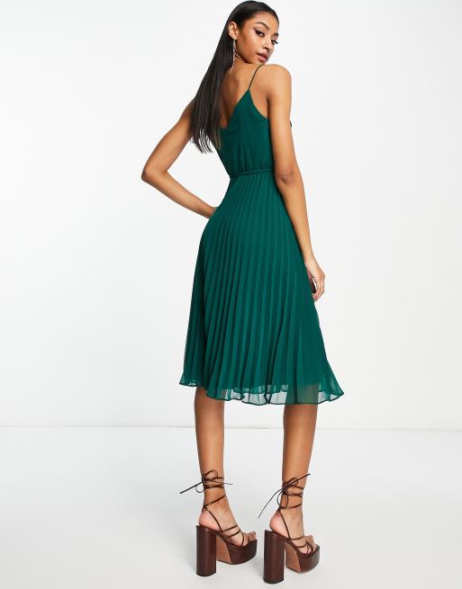 Vestido midi de tirantes verde bosque con diseño plisado y cordón ajustable en cintura de ASOS DESIGN | ASOS