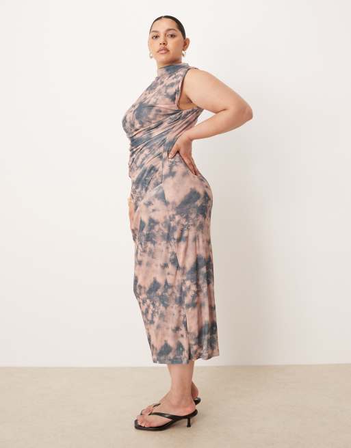 Vestido midi fruncido sin mangas con estampado oscuro efecto tie dye de malla de ASOS DESIGN Curve, 2 de 4