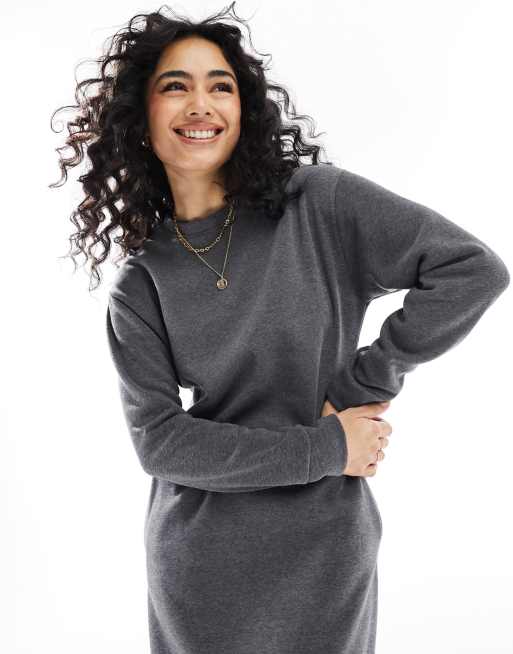 Vestido midi gris carbón estilo sudadera con cuello redondo de