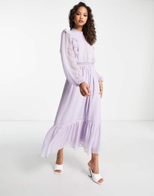 Vestido midi lila de chifón con insertos de encaje de Miss Selfridge, 4 de 4