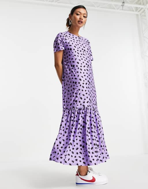 Vestido midi lila escalonado de corte amplio con estampado de manchas de Urban Threads