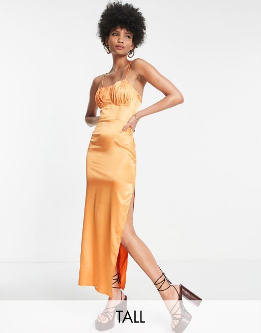 Vestido midi mandarina con detalle de copas fruncidas de satén de Flounce London Tall 