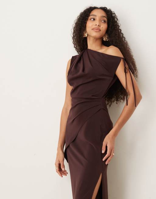 Vestido midi marrón chocolate ceñido con hombro caído con lazada de ASOS DESIGN, 3 de 4