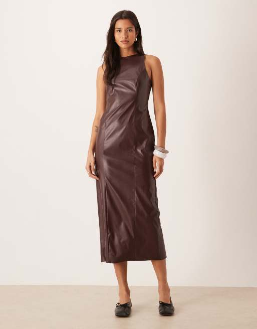 Vestido midi marrón chocolate con cuello tipo nadadora de poliuretano de ASOS DESIGN