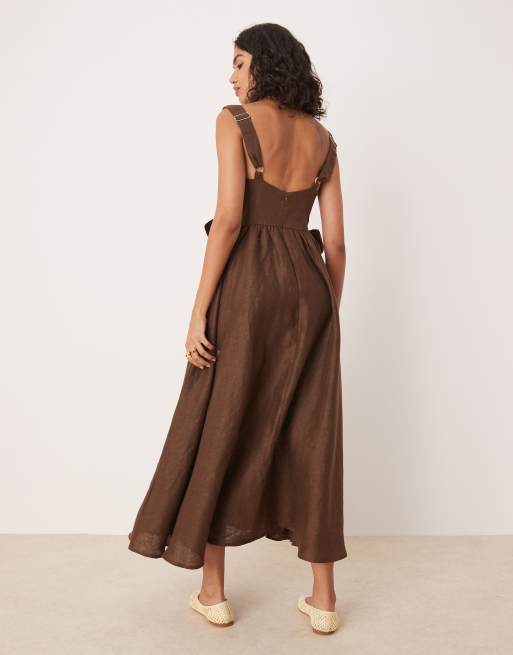 Vestido midi marrón chocolate con detalle de volantes de lino Daphne de VRG GRL, 4 de 4