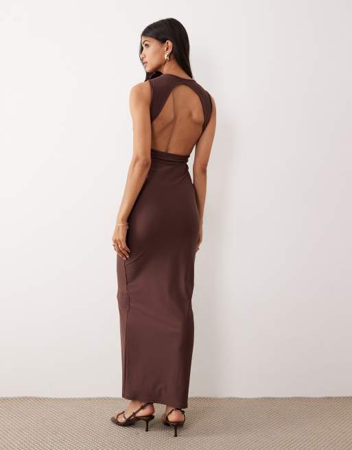 Vestido midi marrón chocolate con detalle floral de ASOS DESIGN, 3 de 4