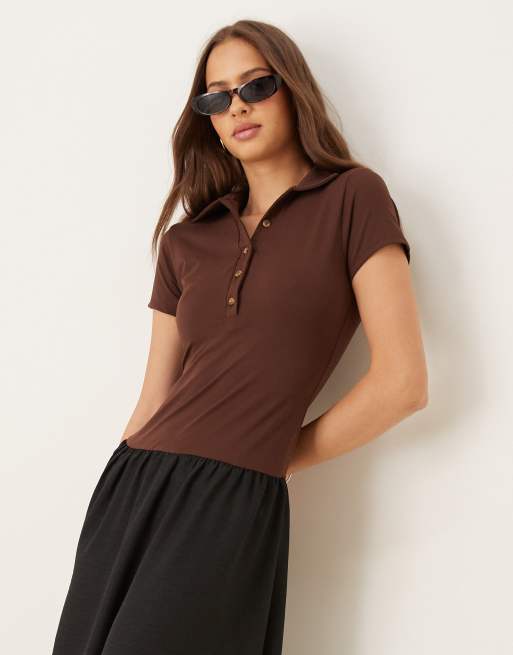 Vestido midi marrón chocolate con diseño híbrido de camiseta abotonada de ASOS DESIGN, 4 de 4