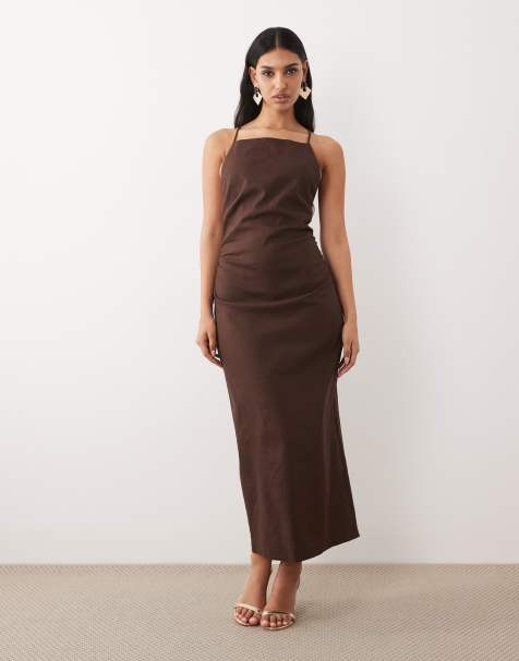 Vestido midi marrón chocolate con espalda estilo corsé de lino elástico de Forever New - view 1