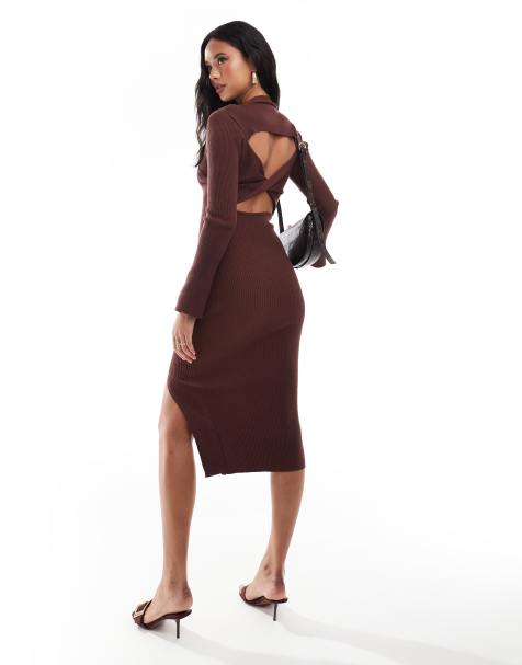 Vestido midi marrón chocolate estilo jersey con cuello subido, mangas acampanadas y abertura con detalle retorcido en la espalda de In The Style - view 1
