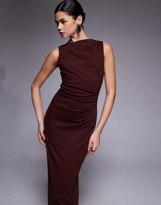 Vestido midi marrón chocolate fruncido con cuello barco de ASOS DESIGN, 3 de 4