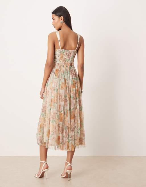 Vestido midi marrón pastel estilo corsé con estampado floral de tul de Lace & Beads, 3 de 4