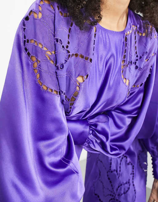 Vestido midi morado de manga larga con diseño calado de satén de ASOS EDITION, 3 de 4