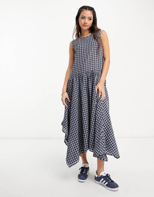 Vestido midi multicolor amplio a cuadros de corte trapecio con bajo asimétrico de COLLUSION