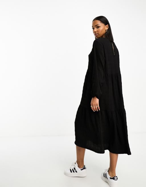 Vestido midi negro amplio de manga larga de Monki, 3 de 4