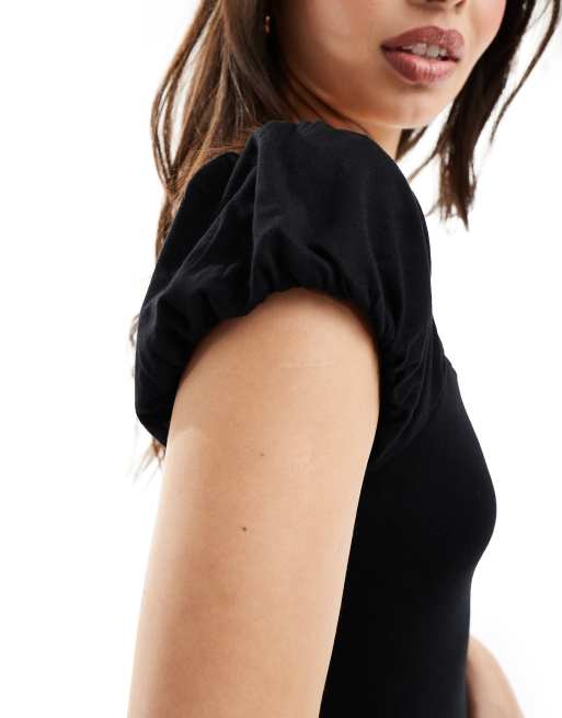 Vestido midi negro con cuello cuadrado y mangas abullonadas de ASOS DESIGN, 2 de 4