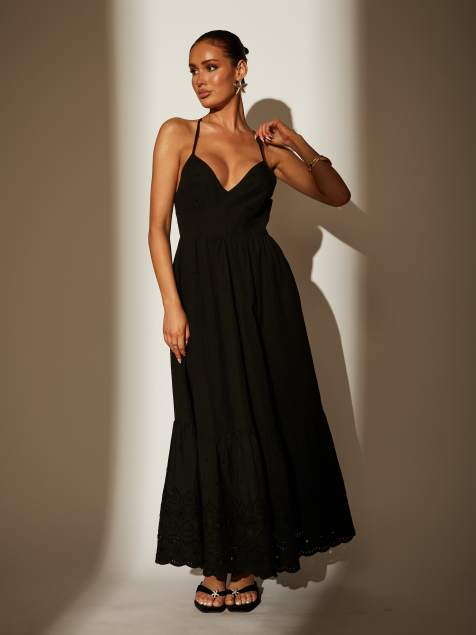 Vestido midi negro con diseño bordado y tirantes en la espalda de South Beach - view 1