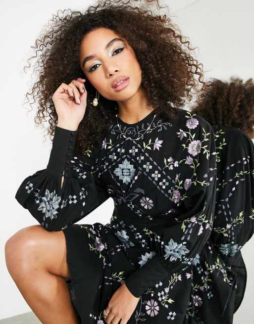 Vestido midi negro con diseño geométrico, bordadas y cinturón de ASOS Edition | ASOS